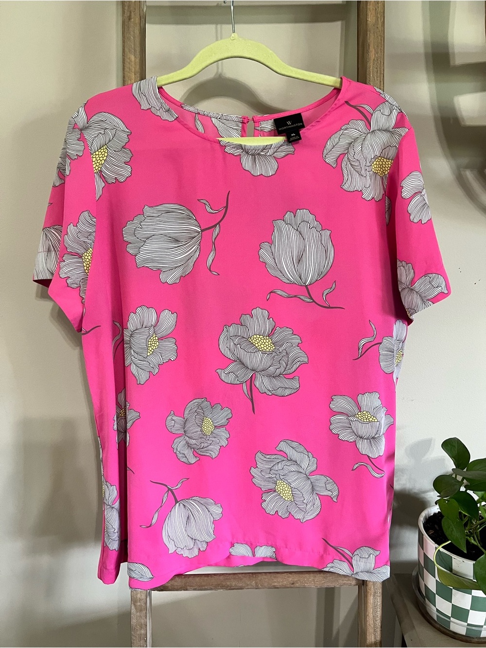 Worthington Bright Pink Floral Short Sleeve Blouse